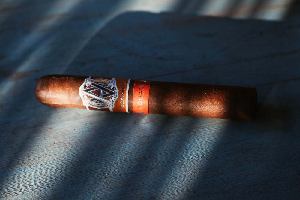 AVO Syncro Nicaraguan Fogato Robusto Cigar aromas